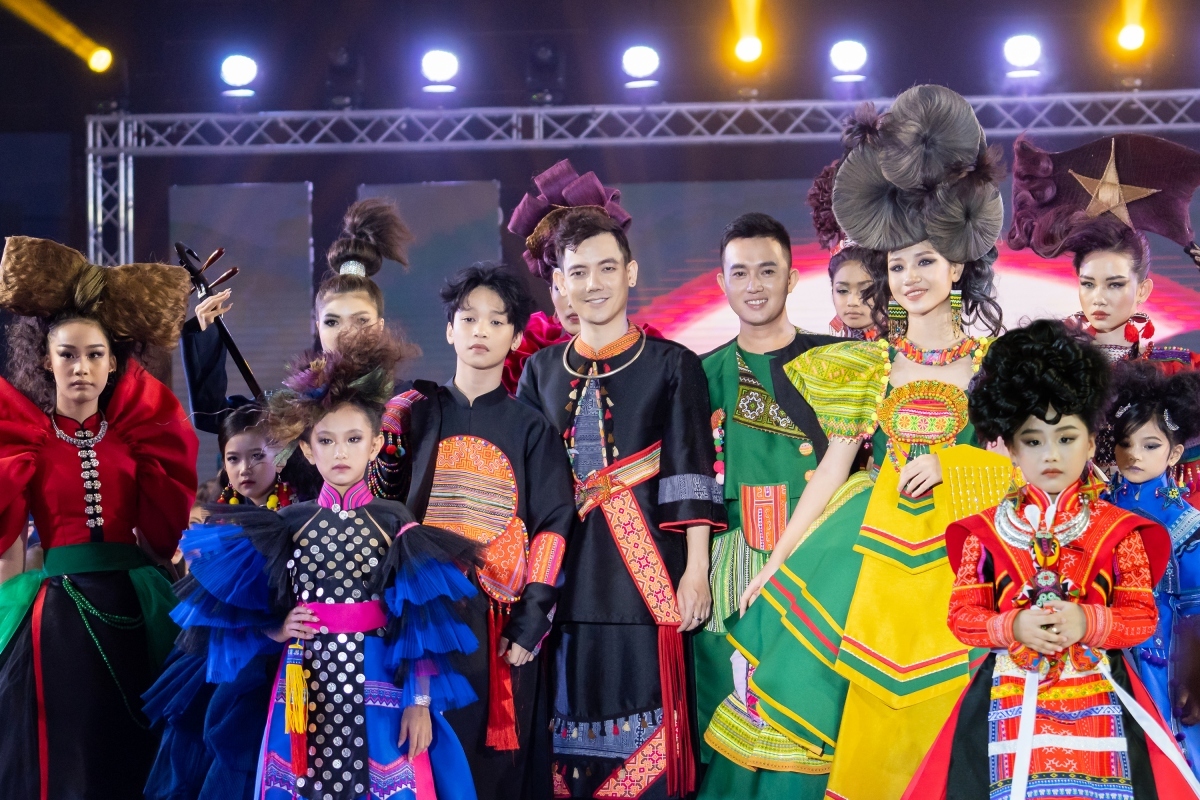 vietnamese ethnic costumes introduced at bangkok kids int l fashion week picture 5