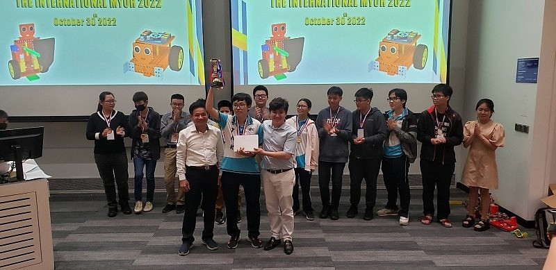 vietnam student claims top prize at robot youth maker competition picture 1