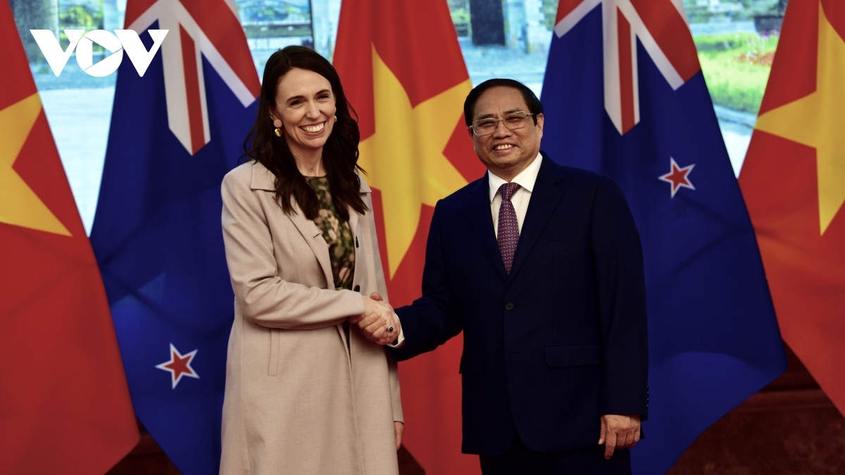 nz prime minister jacinda ardern warmly welcomed in hanoi picture 5