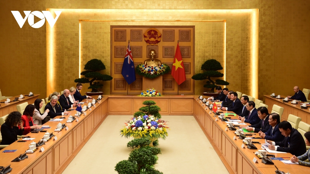 nz prime minister jacinda ardern warmly welcomed in hanoi picture 6