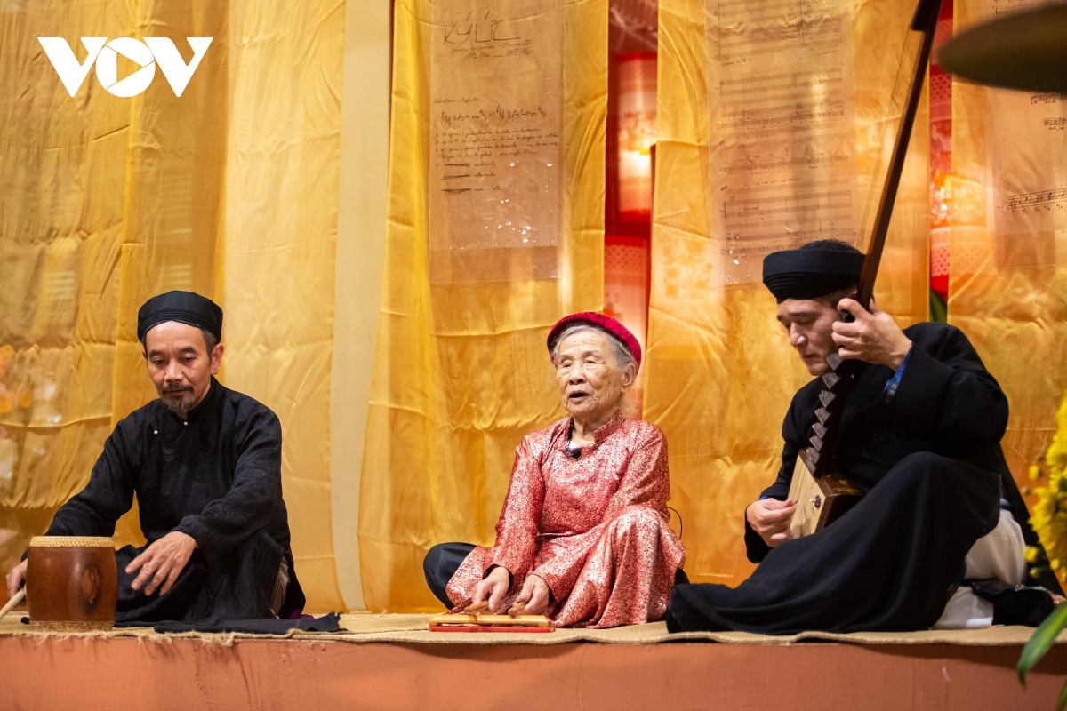 traditional music show in hanoi old quarter enthralls audiences picture 6