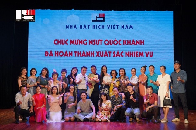  ngoc hoang quoc khanh chia se gan ruot trong ngay nhan quyet dinh nghi huu hinh anh 3