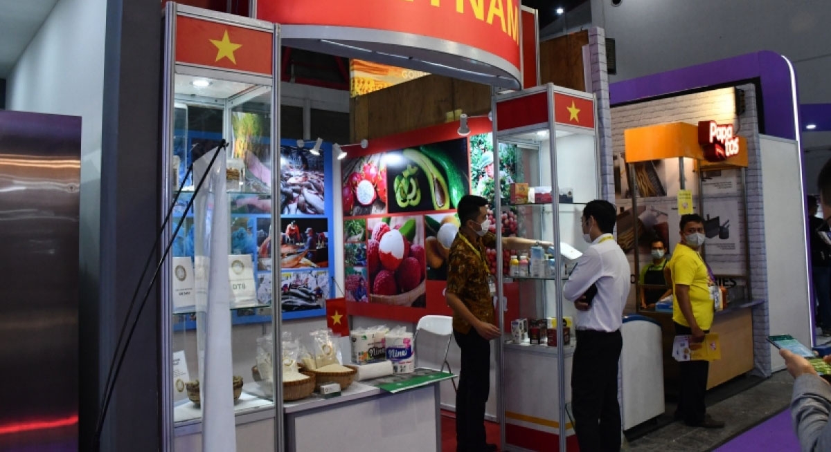 Vietnam attends Sial Interfood Exhibition 2022