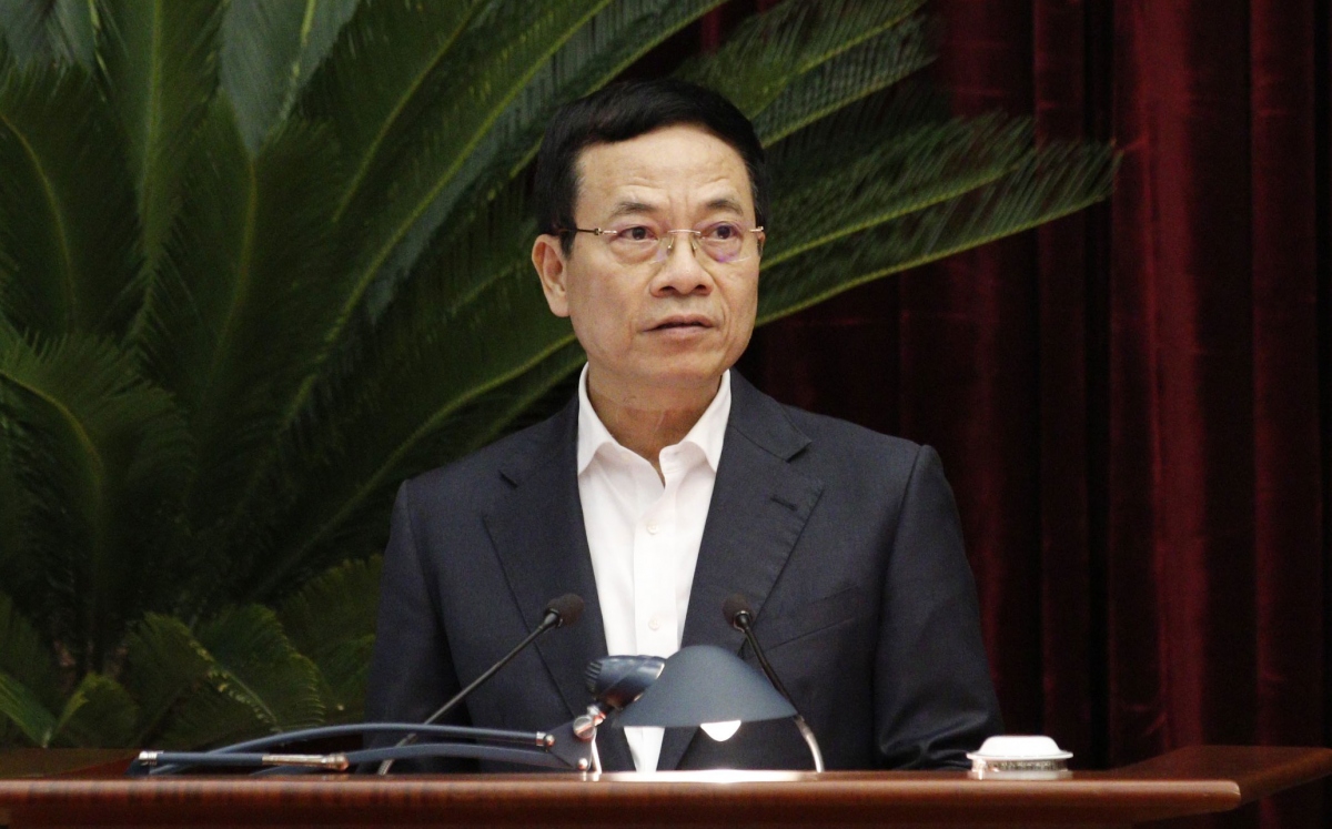 bo truong nguyen manh hung Dau tu ha tang so tao tai nguyen moi, re hon ha tang giao thong hinh anh 1