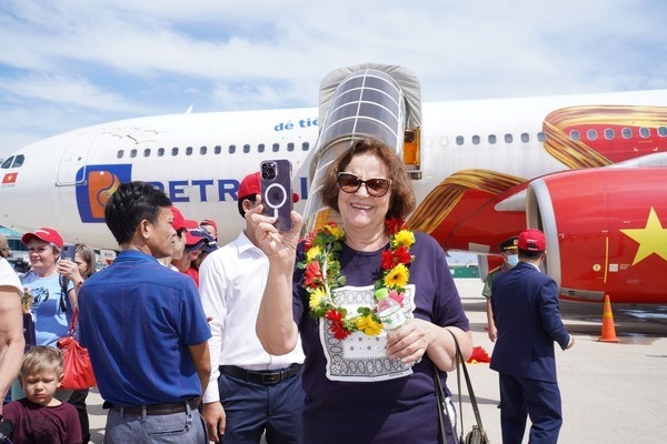 vietjet offers double promotions to celebrate biggest shopping season picture 1