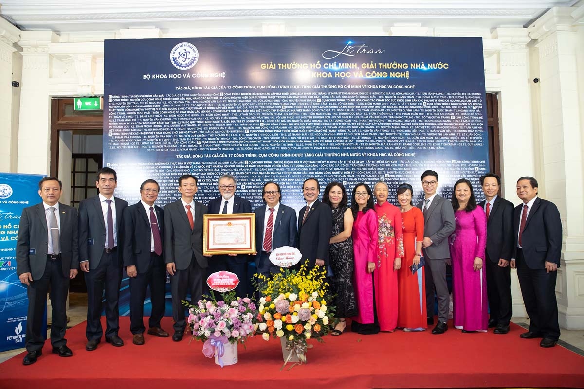 australian professor wins ho chi minh prize for joint tb research picture 1