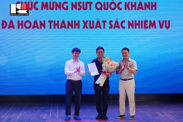  ngoc hoang quoc khanh chia se gan ruot trong ngay nhan quyet dinh nghi huu hinh anh 1