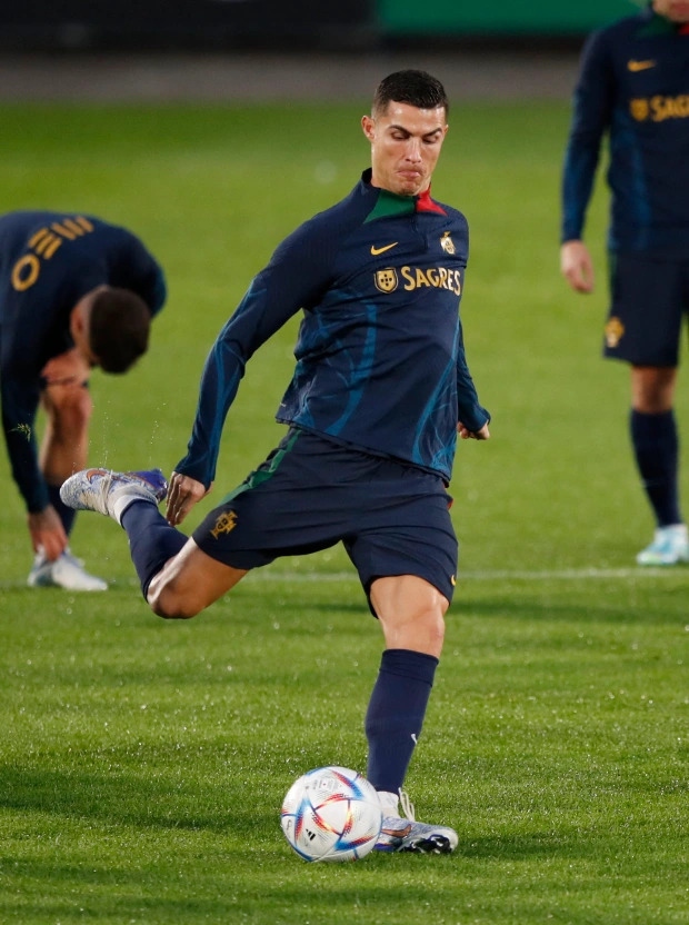 ronaldo hao hung tap luyen o Dt bo Dao nha, khang dinh tham vong vo dich world cup hinh anh 7