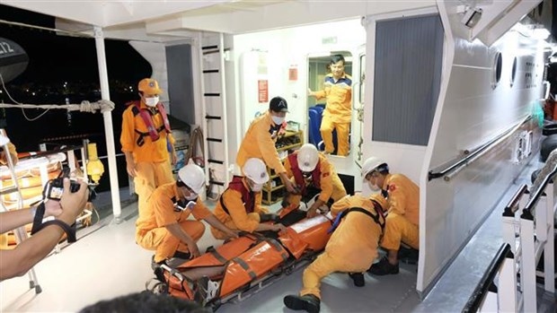 two injured foreign sailors brought to nha trang for treatment picture 1