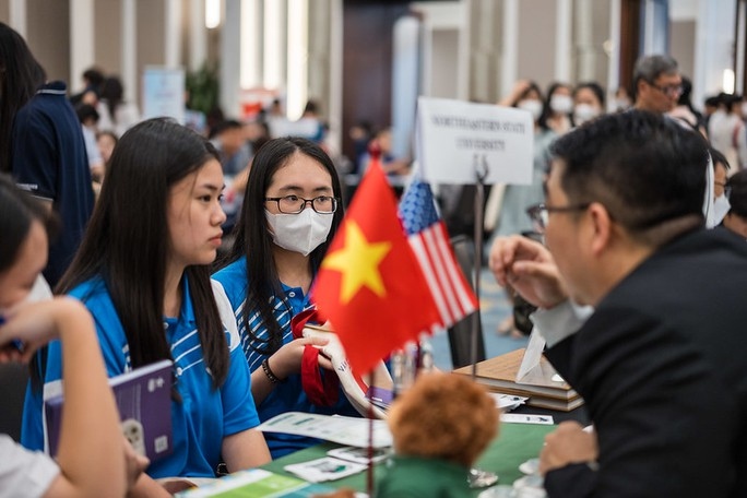 vietnam ranks fifth among foreign students communities in us picture 1