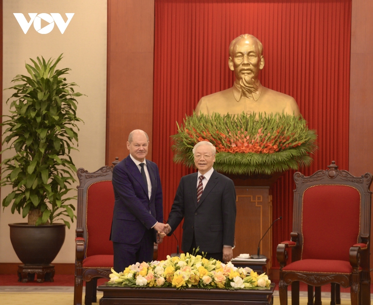 vietnam treasures strategic partnership with germany party chief picture 1