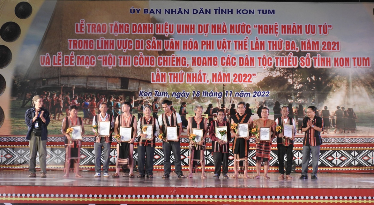 Kon Tum vinh danh Nghệ nhân ưu tú lĩnh vực di sản văn hóa phi vật thể