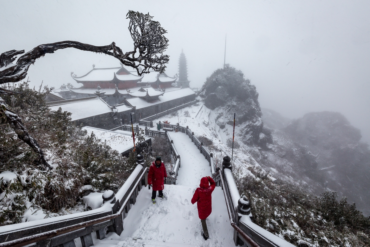 sa pa town among top 10 snowy destinations in asia picture 1