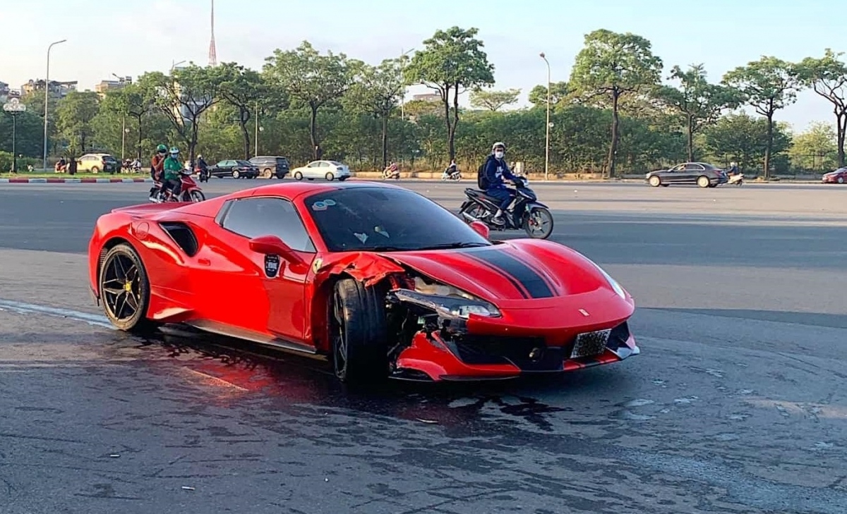 Công an Hà Nội thông tin về vụ ô tô Ferrari đâm xe máy làm 1 người ...