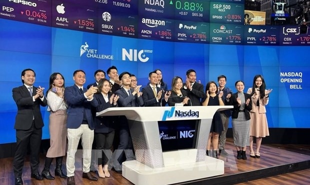 bell rang at nasdaq ahead of largest startup contest for overseas vietnamese picture 1