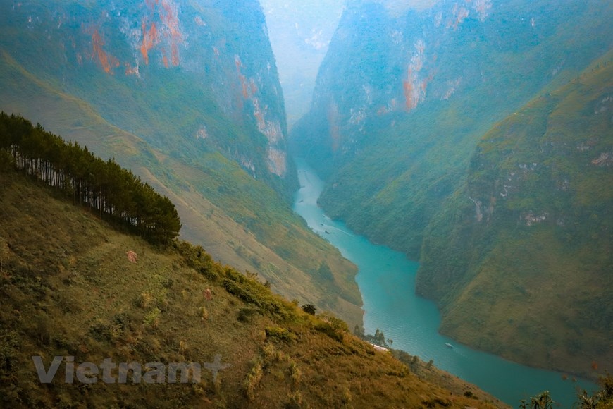 con duong chinh phuc vach da than ha giang tren deo ma pi leng hinh anh 10