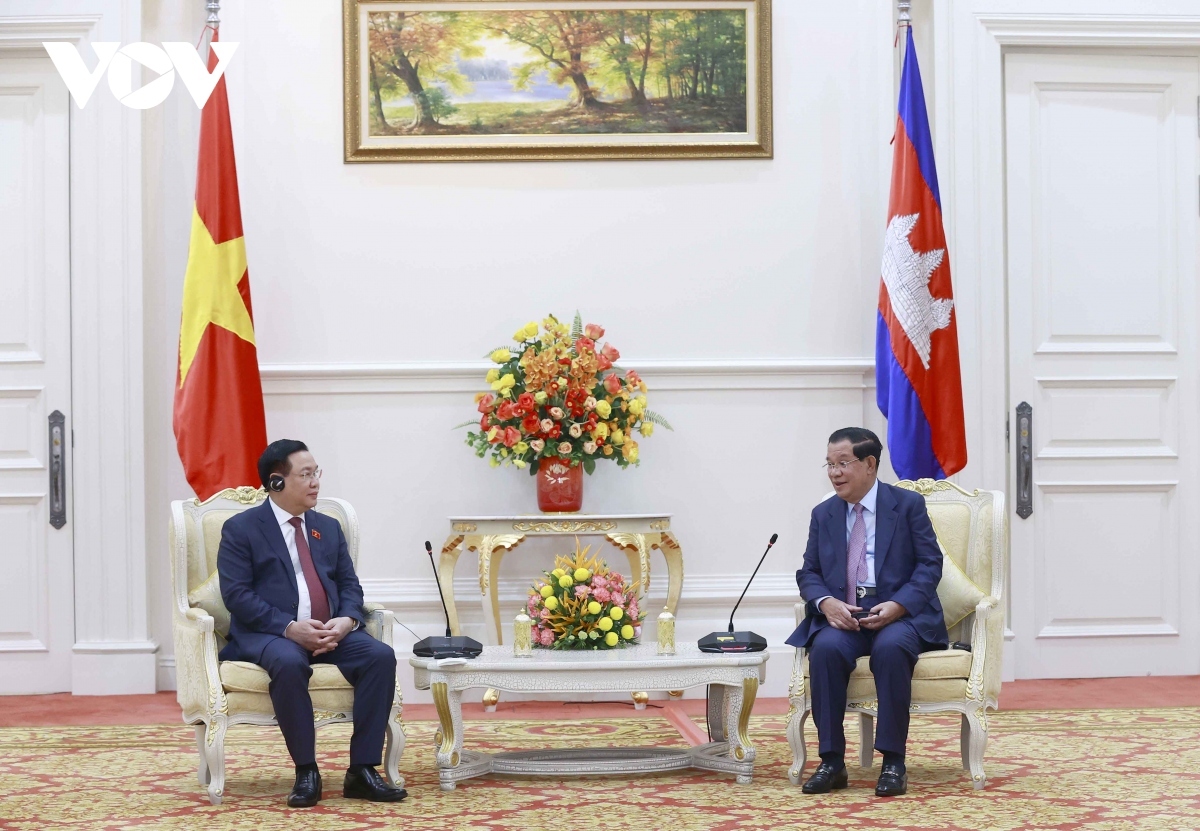 national assembly chairman meets cambodian prime minister picture 1