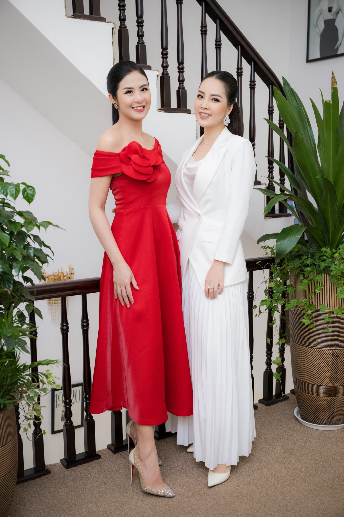 Hồng Diễm đọ vẻ sang chảnh với Á hậu Thuỵ Vân, Hoa hậu Ngọc Hân - Ảnh 4.