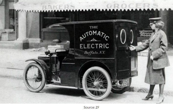 Thomas Edison tin cẩn vô xe hơi năng lượng điện kể từ trong những năm 1900