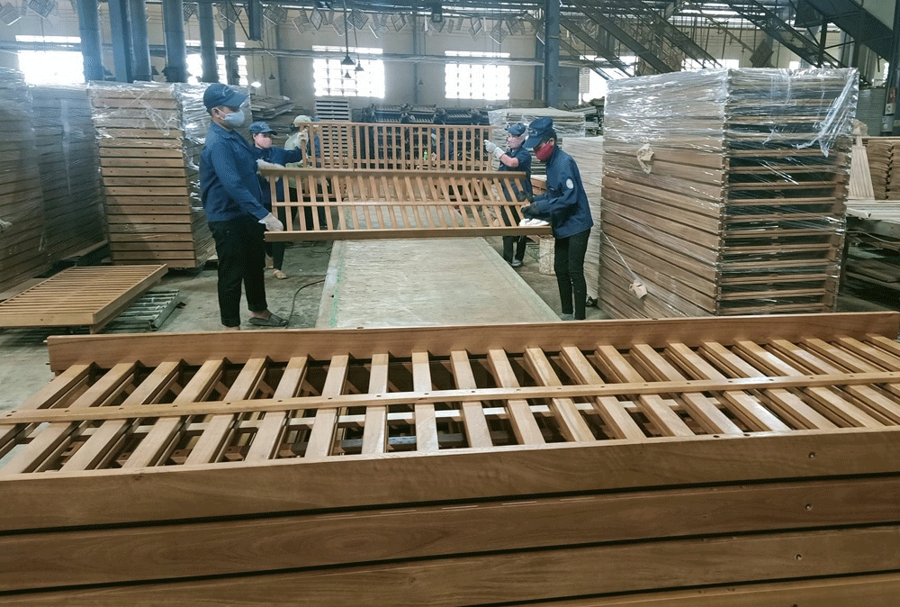 Wood processors eye record high export surplus this year