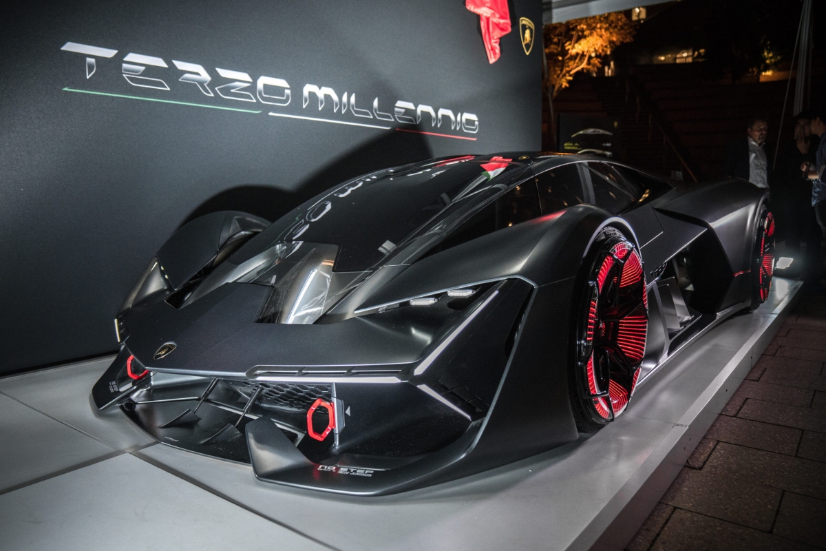 Ông chủ Lamborghini chia sẻ về điểm nổi bật của siêu xe điện sắp ...