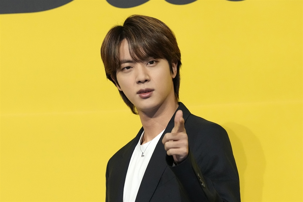 Jin (BTS) sẽ âm thầm nhập ngũ