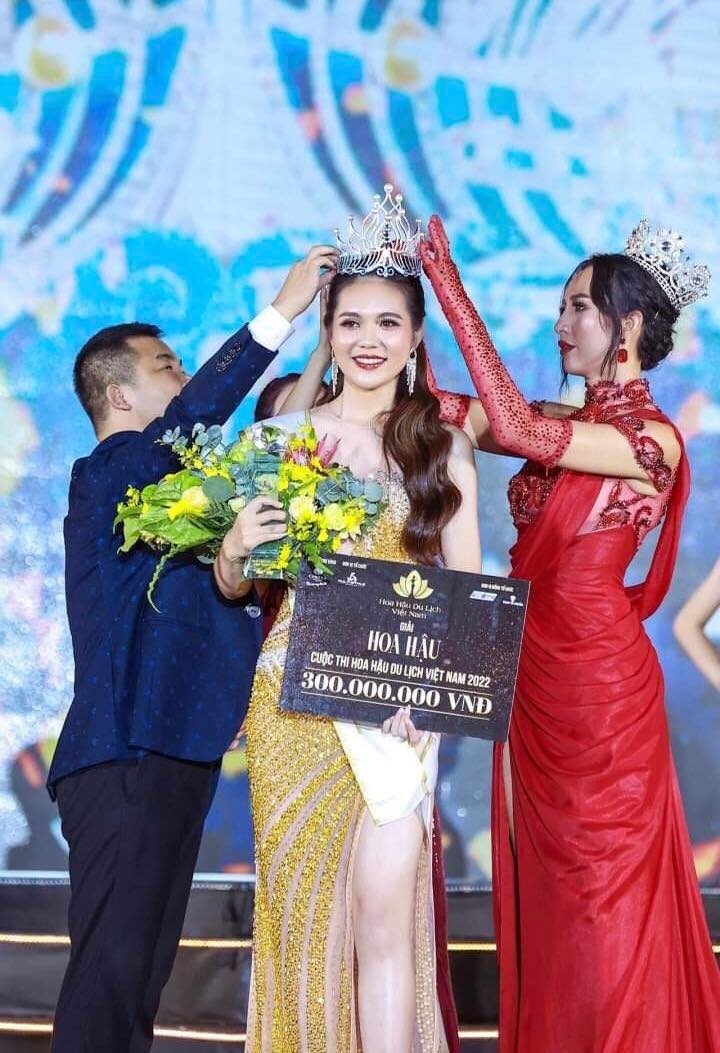 huynh thi thanh thuy khep lai nam ky luc voi 11 co gai len ngoi hoa hau o viet nam hinh anh 10