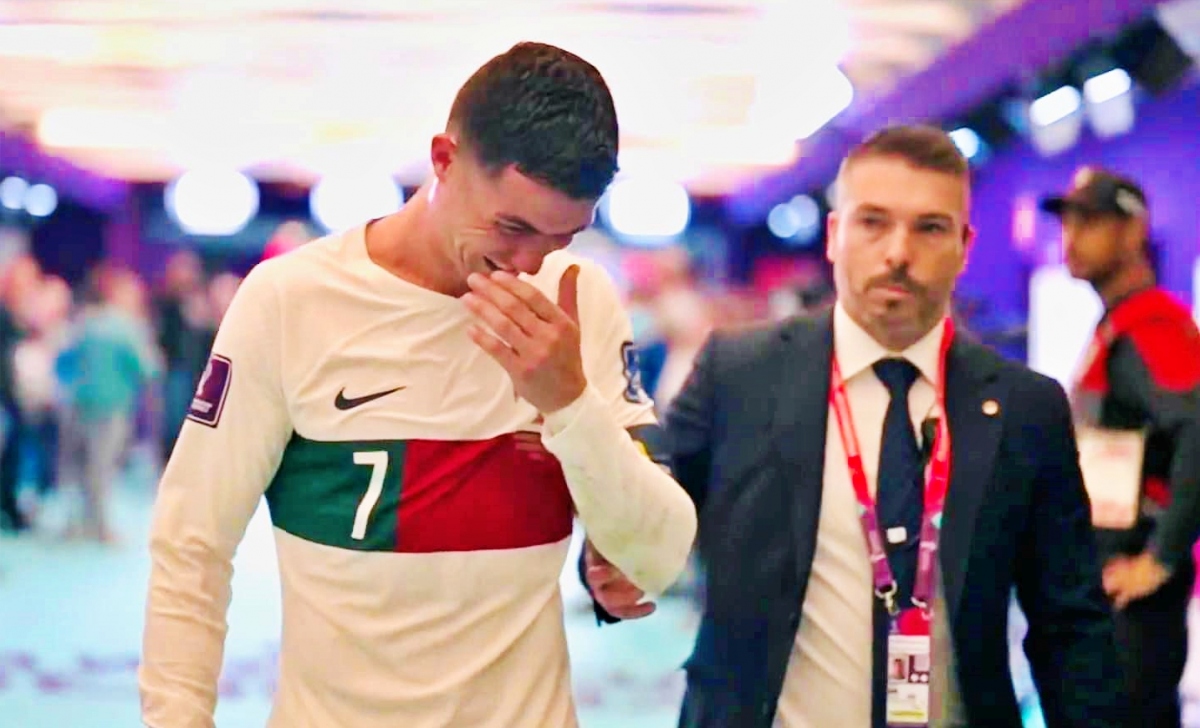 Ronaldo bật khóc rời World Cup 2022: Cái kết buồn của “kẻ chinh ...