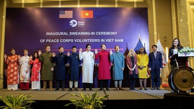 us peace corps volunteers take oaths in hanoi picture 1