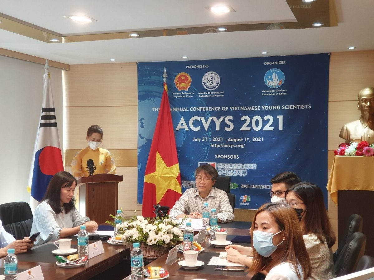 young vietnamese scientists meet in seoul picture 1