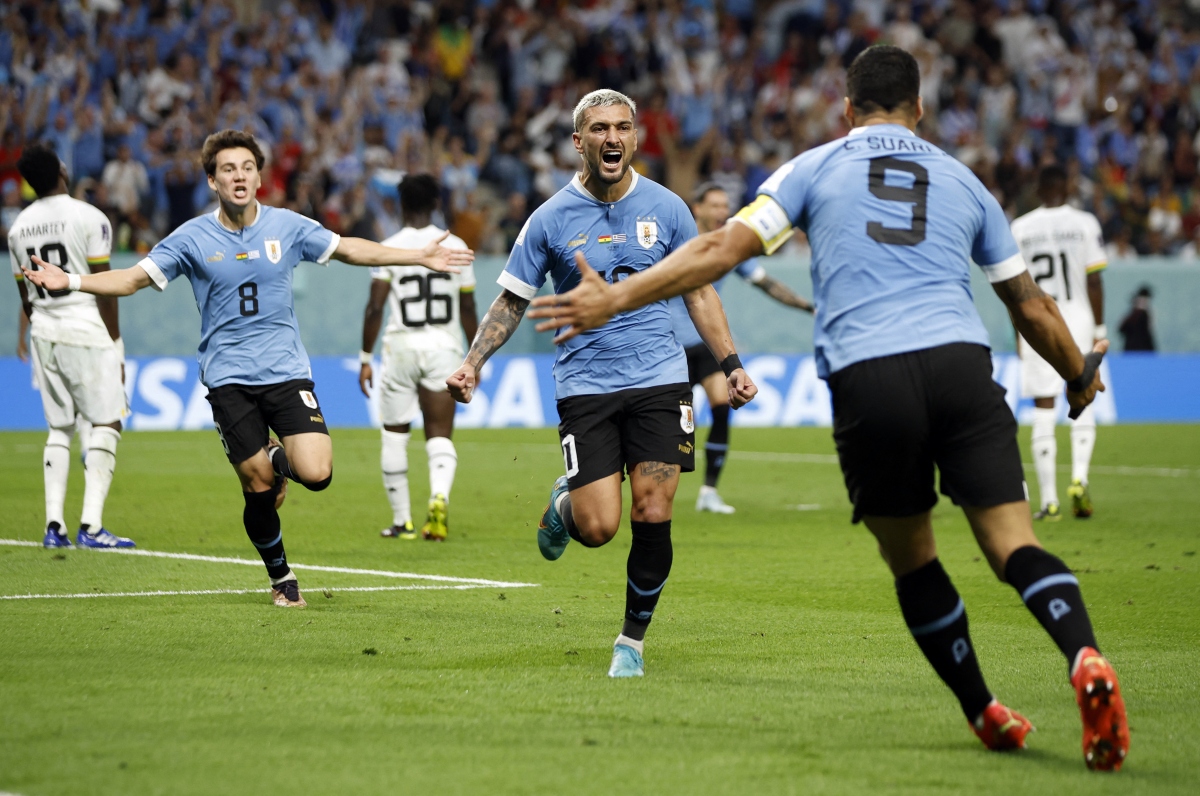 suarez khoc nuc no, cavani quay trong tai khi uruguay bi loai khoi world cup 2022 hinh anh 5