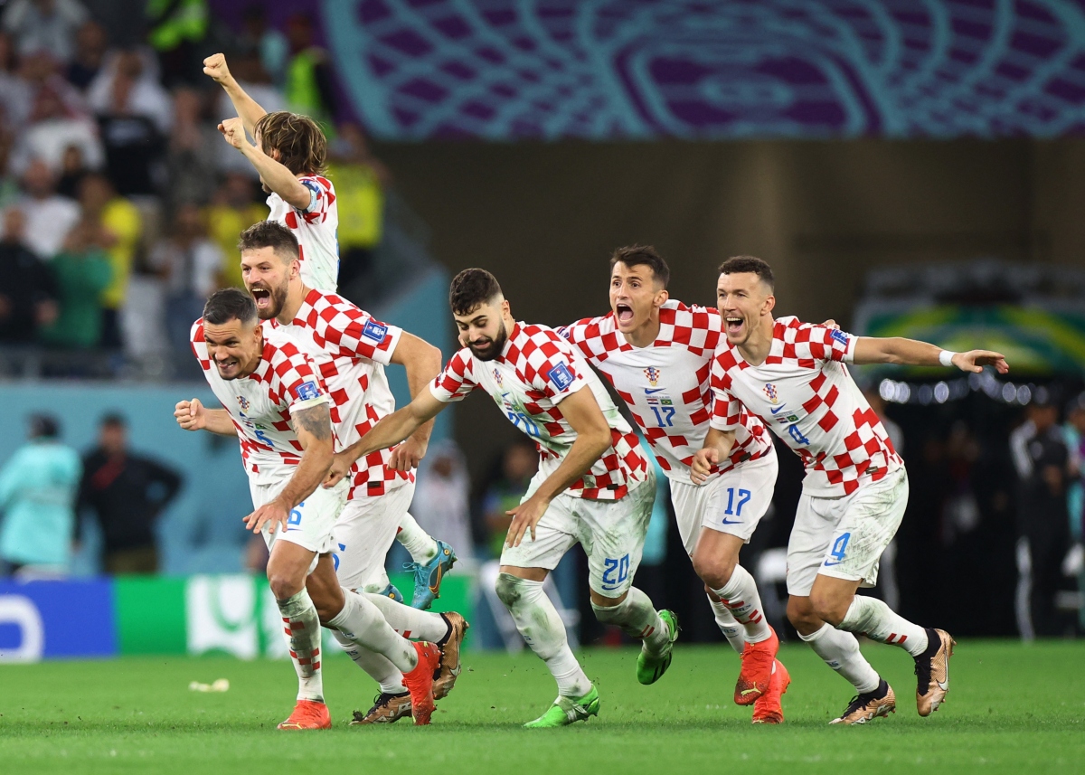 Giành thắng lợi nghẹt thở sau loạt "đấu súng" may rủi, Croatia tiễn Brazil về nước