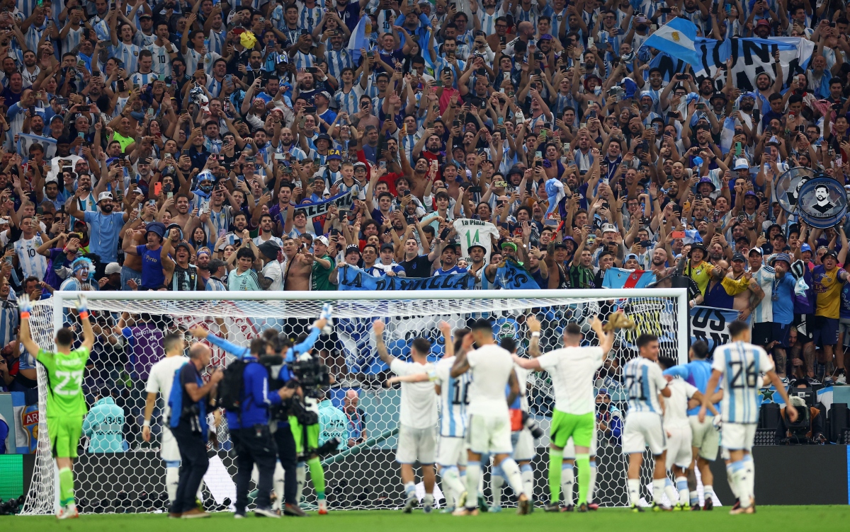 messi cuoi man nguyen sau khi dua argentina vao chung ket world cup 2022 hinh anh 4