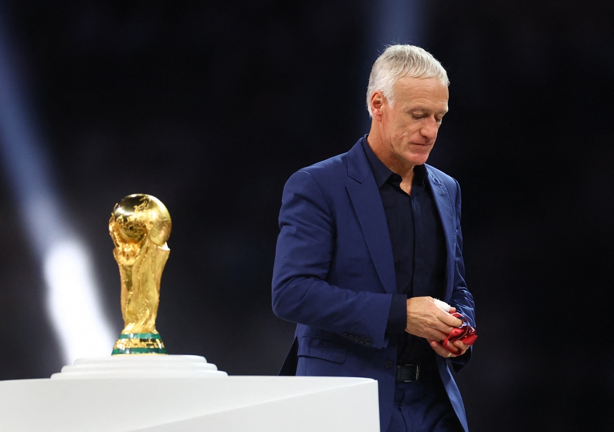 HLV Deschamps thừa nhận dịch cúm khiến Pháp mất phong độ ở chung kết World Cup