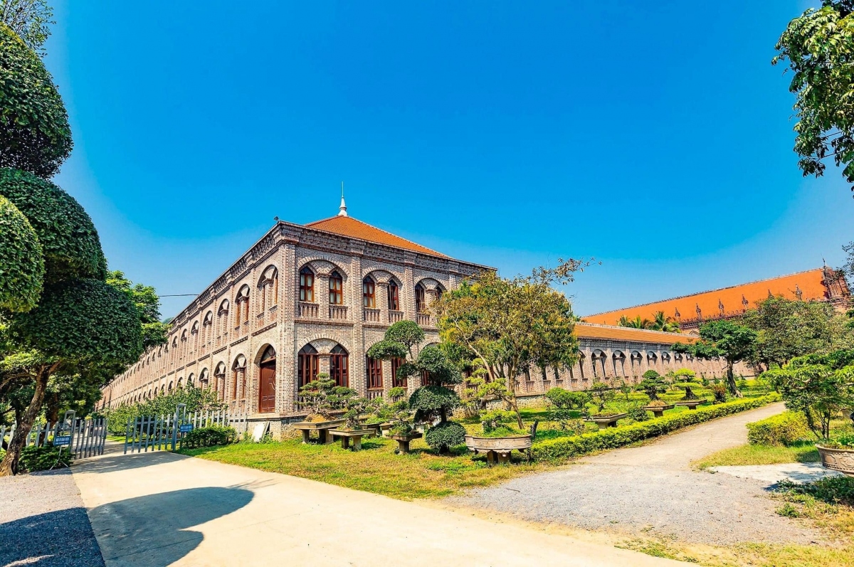 Dan vien chau son dep nhu troi Au thu nho o ninh binh hinh anh 4