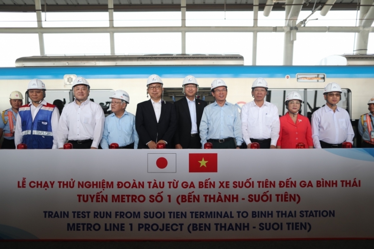 initial test run held on metro line in ho chi minh city picture 1