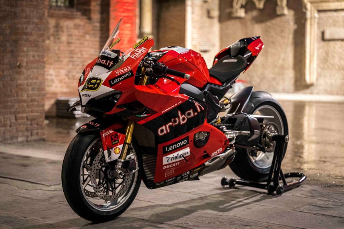 Ducati Panigale V4 S 2018 được bình chọn là chiếc xe máy của năm   CafeAutoVn
