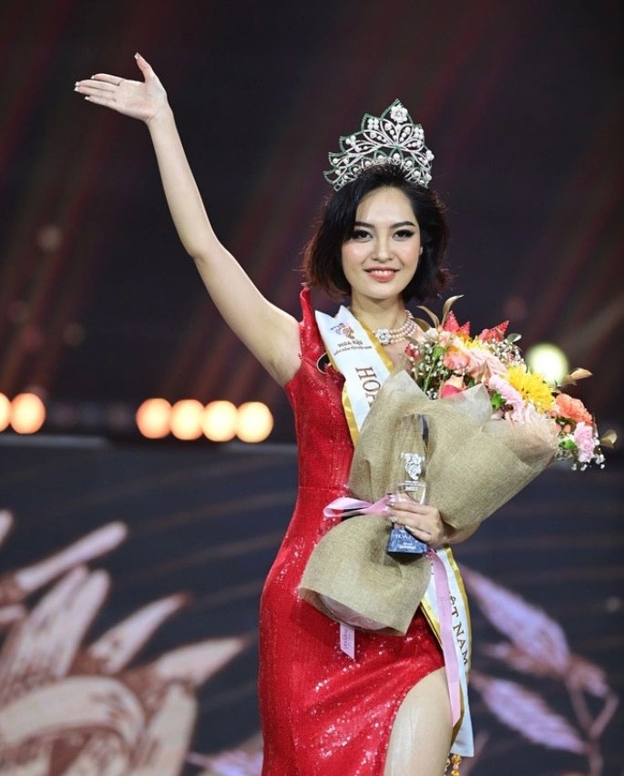 huynh thi thanh thuy khep lai nam ky luc voi 11 co gai len ngoi hoa hau o viet nam hinh anh 4