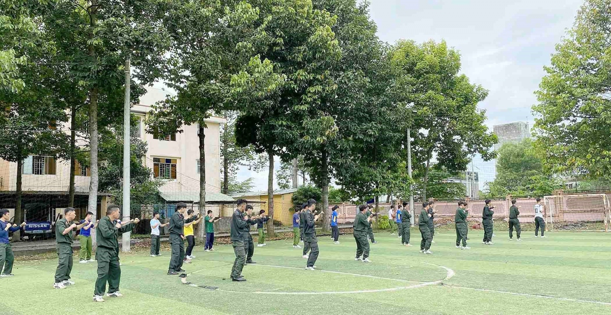 canh sat co dong binh phuoc huan luyen san sang chien dau hinh anh 4