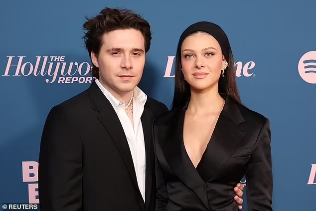 Brooklyn Beckham và vợ siêu mẫu quấn quýt không rời tại sự kiện