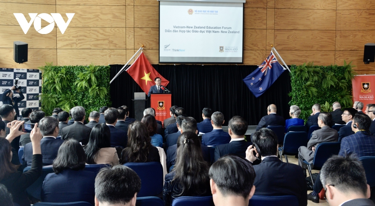 na leader attends vietnam new zealand education forum picture 1