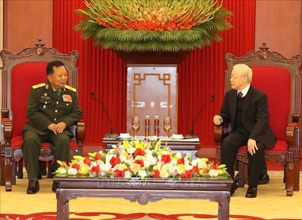 vietnamese leaders receive lao deputy pm, defence minister picture 1