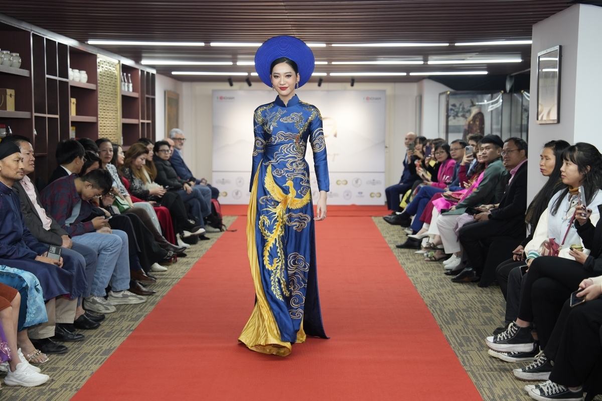 italian designer modernises vietnamese dress ao dai picture 4
