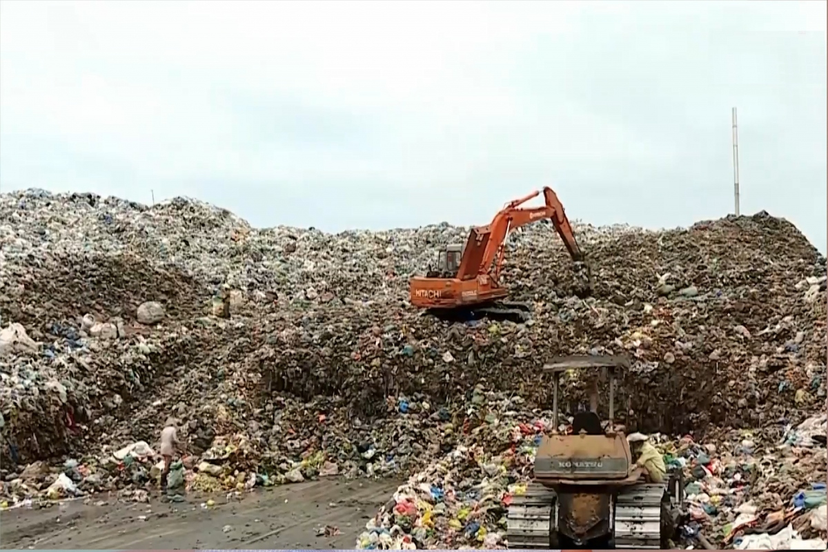 Bãi rác ô nhiễm làm nóng kỳ họp HĐND tỉnh Vĩnh Long