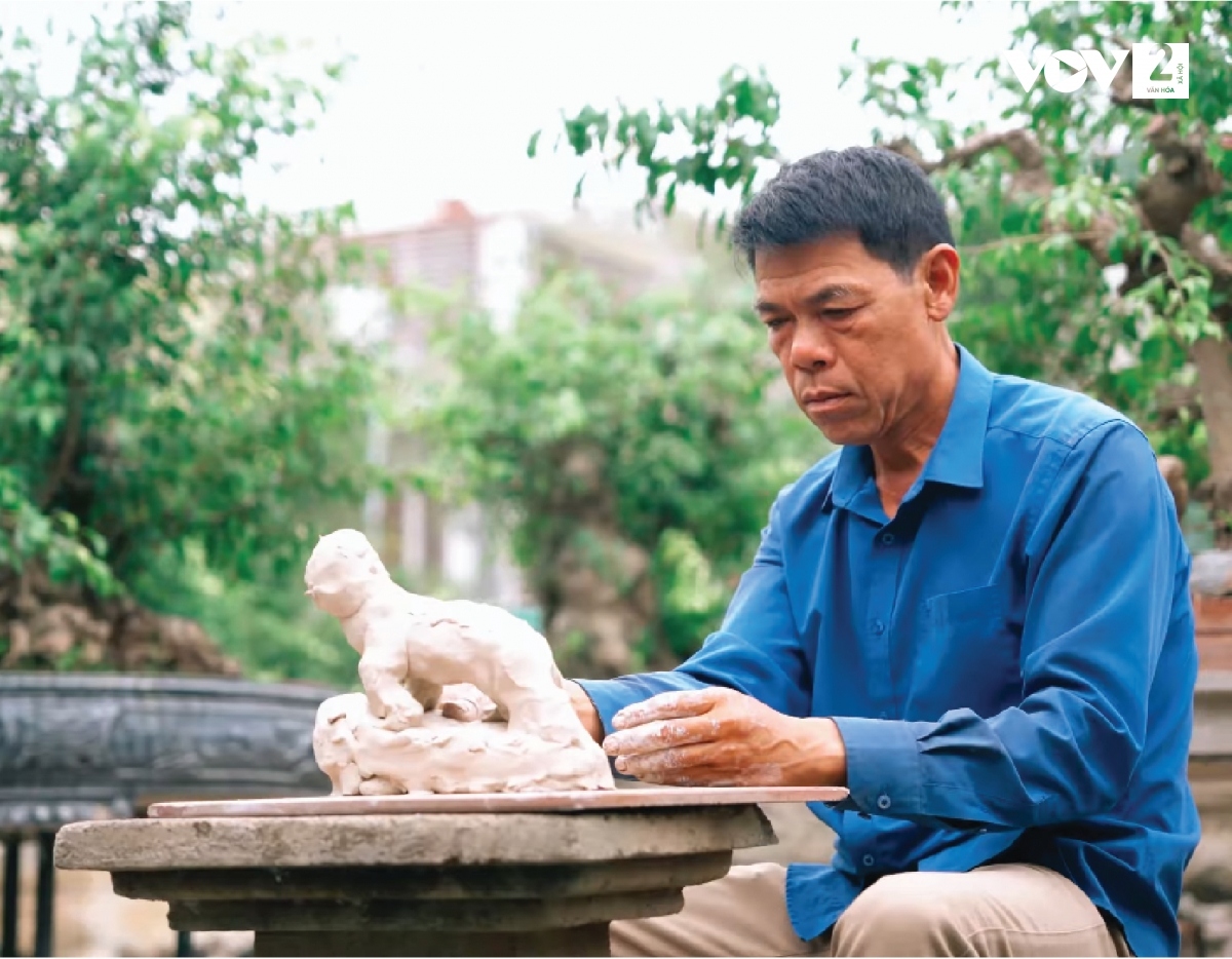 cat-shaped ceramics in bat trang village available ahead of tet picture 1