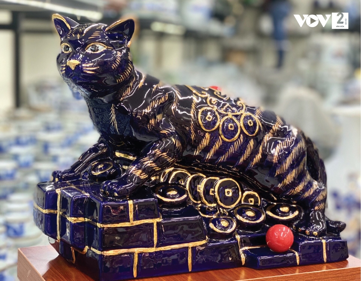 cat-shaped ceramics in bat trang village available ahead of tet picture 14
