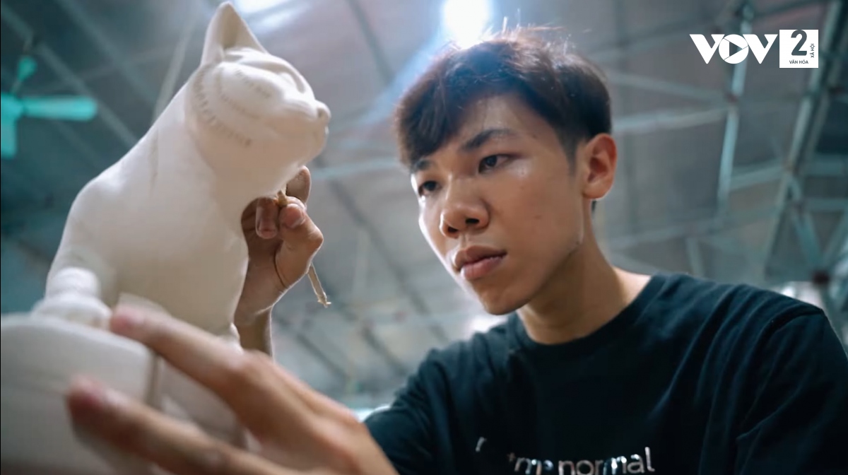 cat-shaped ceramics in bat trang village available ahead of tet picture 9