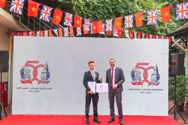 Logo for 50 years of Vietnam – UK diplomacy unveiled