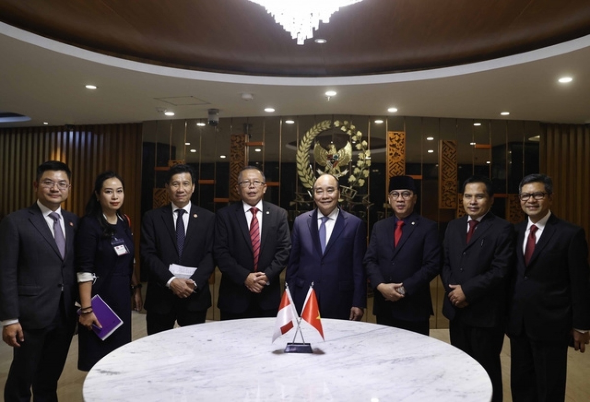 president phuc meets indonesian parliamentary leaders picture 2