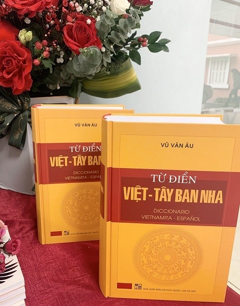 first spanish language dictionary introduced in vietnam picture 1